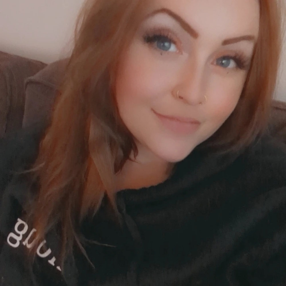 Meet your Posher, Alexia